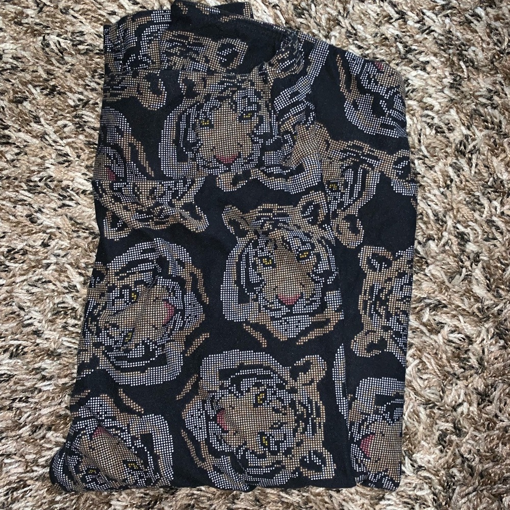 Lularoe tiger leggings